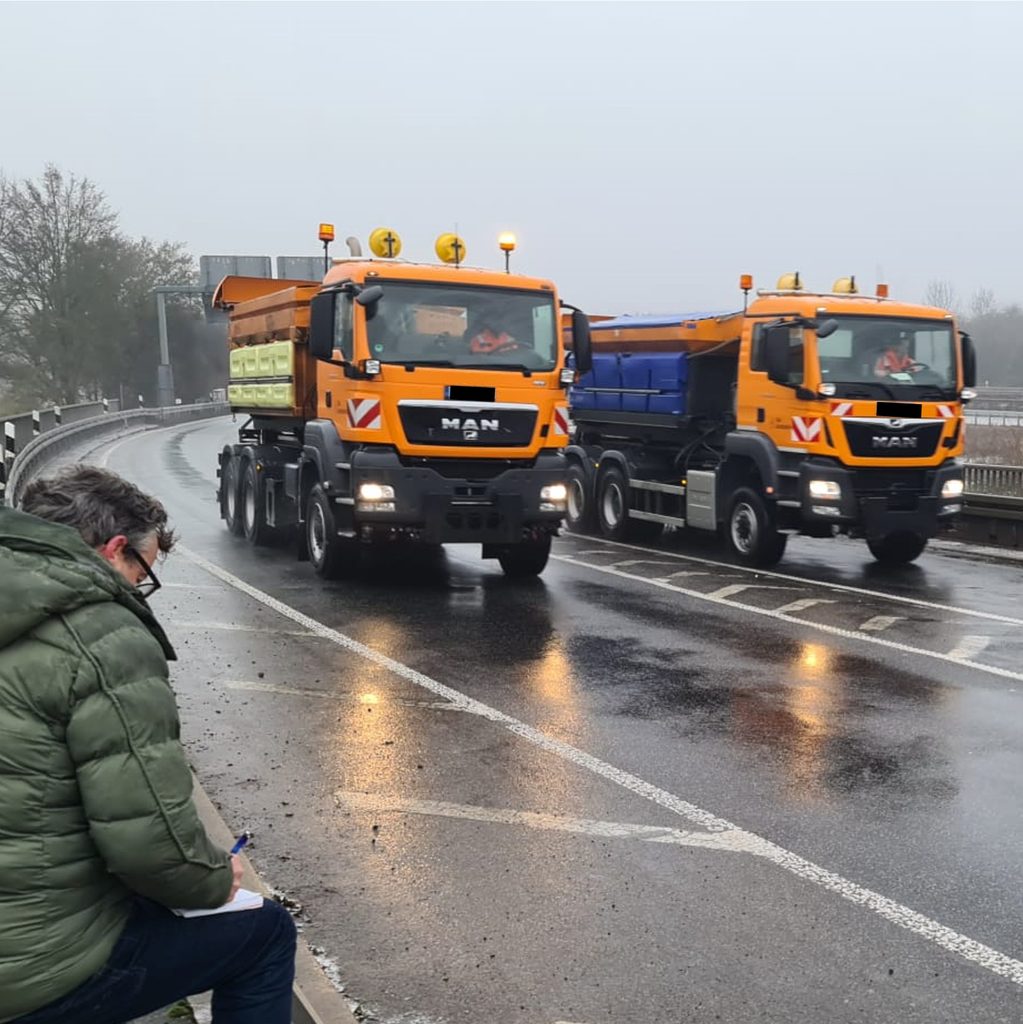 Bridge load testing under real traffic loads