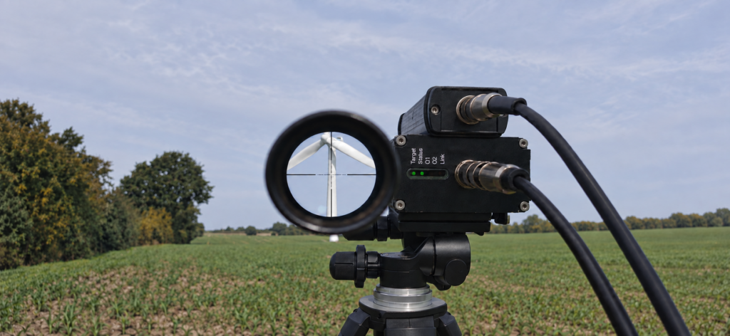 Relative blade angle measurement on a wind turbine